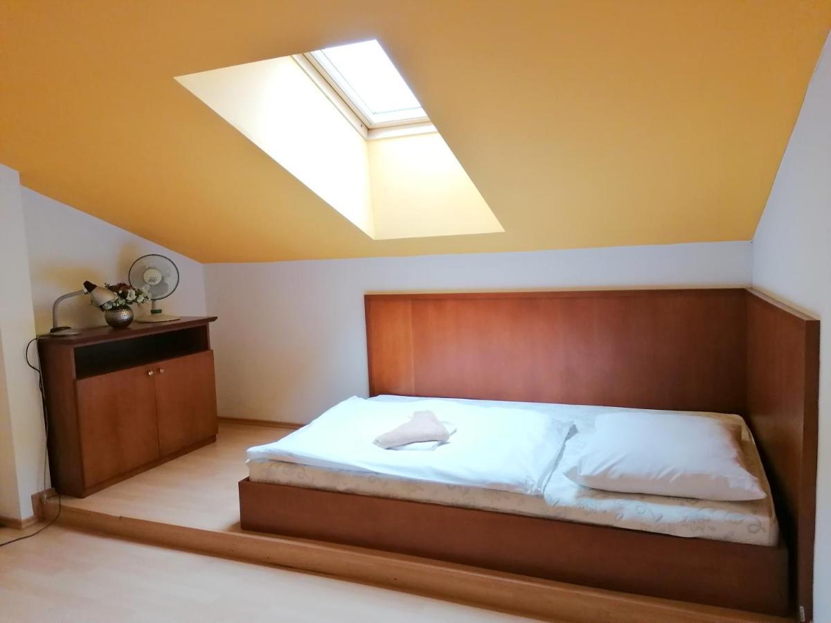 Penzion Pod Klastorom Pezinok Extérieur photo